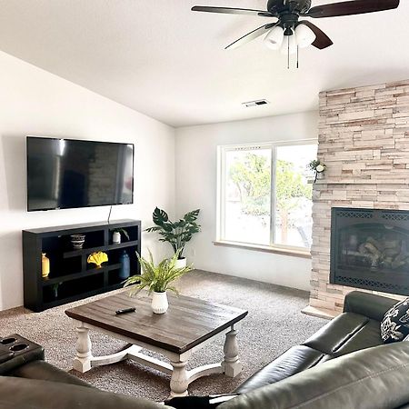 Villa Hot Tub! King Bed-Firepitt-Near Airport& Freeway Medford Exterior foto