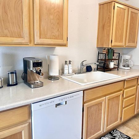 Villa Hot Tub! King Bed-Firepitt-Near Airport& Freeway Medford Exterior foto