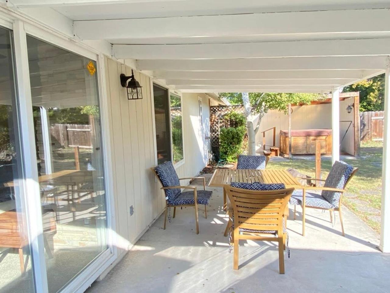Villa Hot Tub! King Bed-Firepitt-Near Airport& Freeway Medford Exterior foto