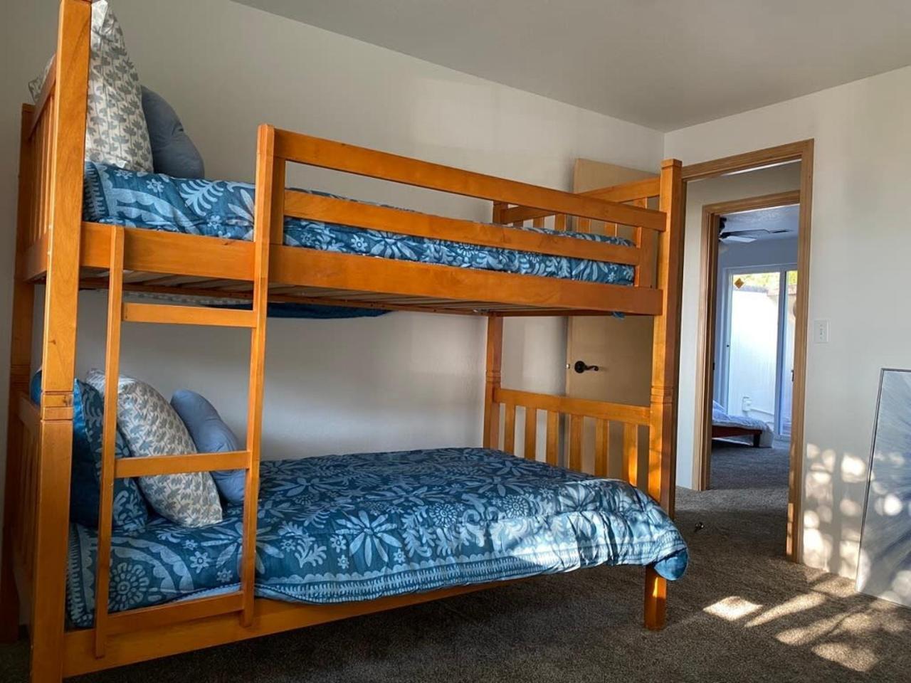 Villa Hot Tub! King Bed-Firepitt-Near Airport& Freeway Medford Exterior foto